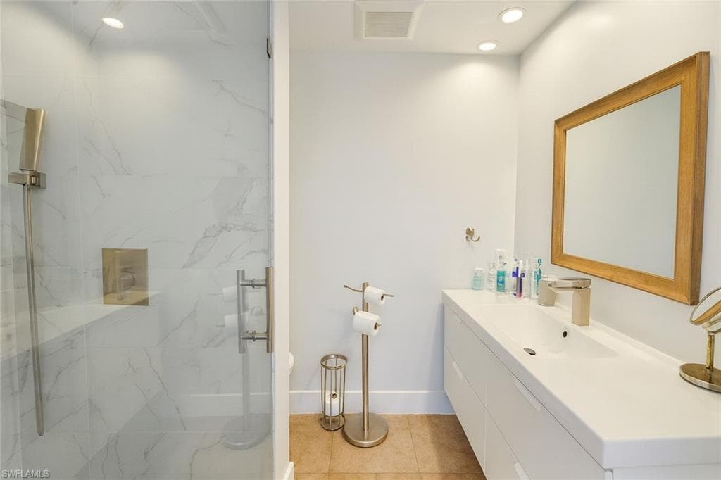 5010 31st Ave SW, Naples, FL 34116-21