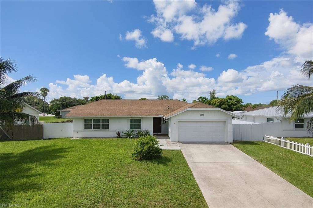 5010 31st Ave SW, Naples, FL 34116-3