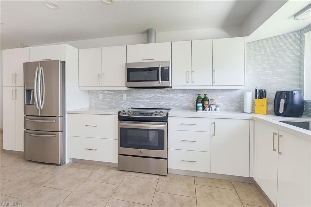 5010 31st Ave SW, Naples, FL 34116-8