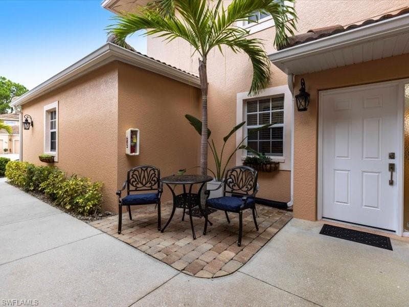 735 Luisa Ln 1, Naples, FL 34104-21