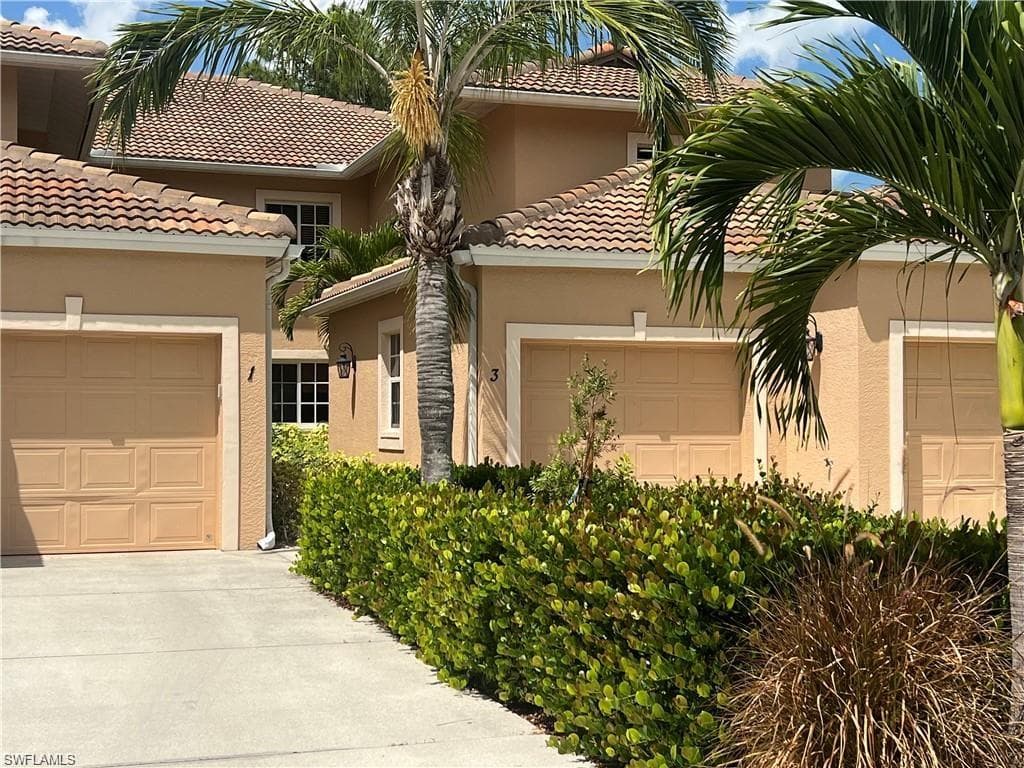 735 Luisa Ln 1, Naples, FL 34104-2