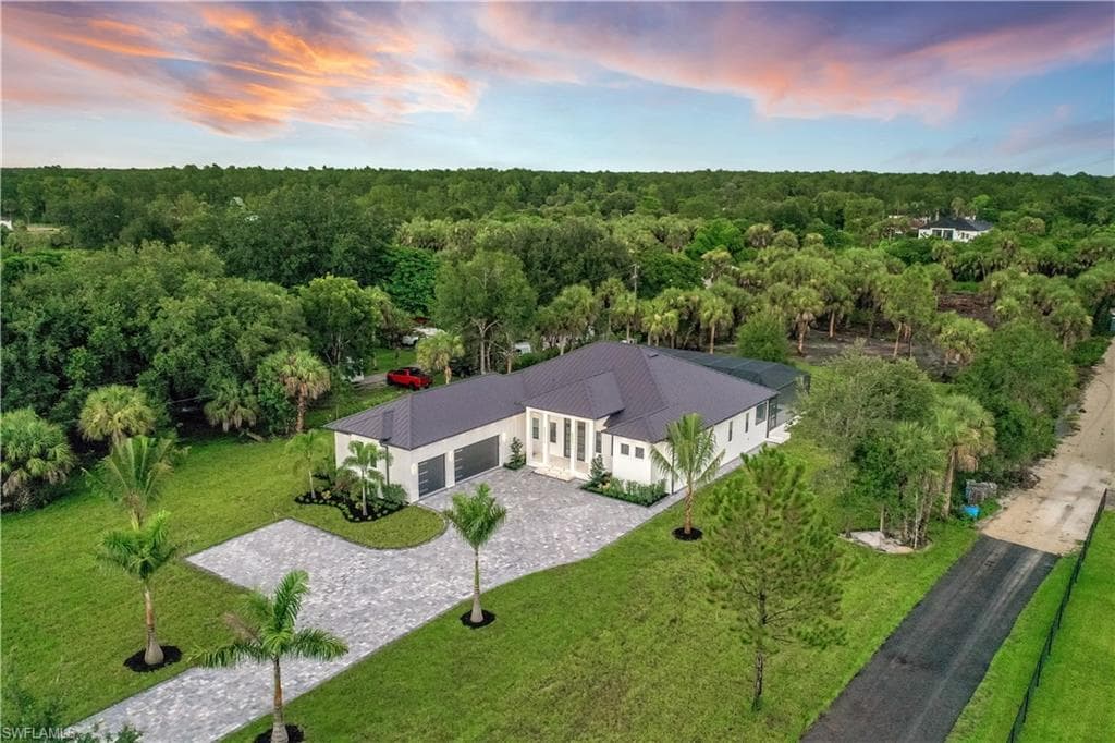 966 15th St SW, Naples, FL 34117-6