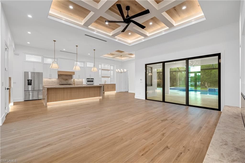 966 15th St SW, Naples, FL 34117-8