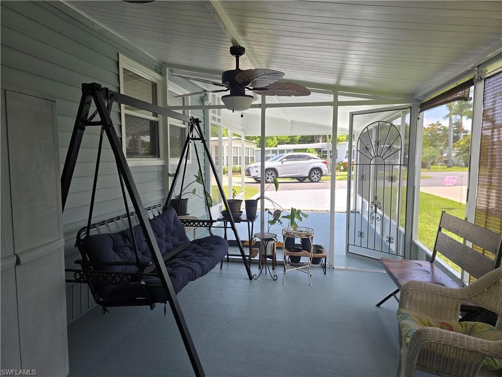 9 Moonstone Cir M9, Naples, FL 34112-25