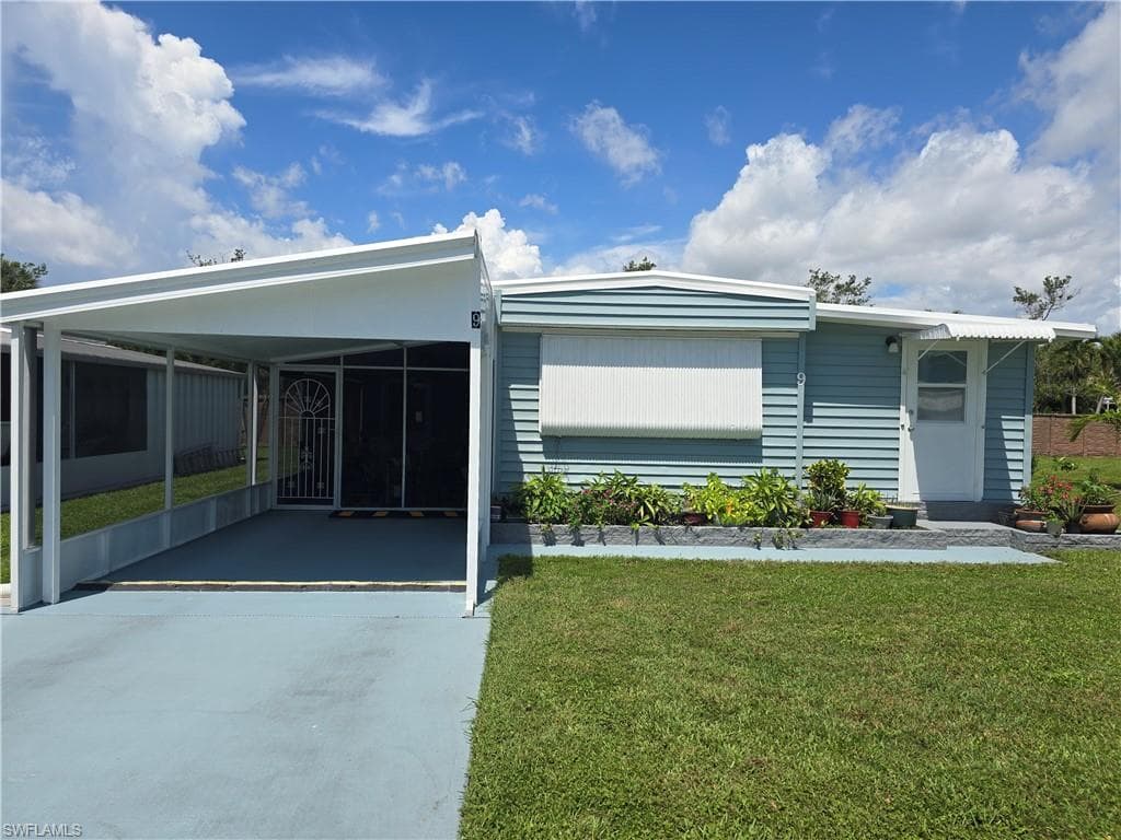 9 Moonstone Cir M9, Naples, FL 34112-26