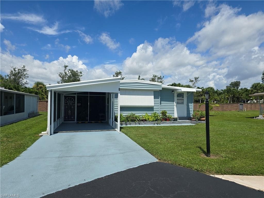 9 Moonstone Cir M9, Naples, FL 34112-28