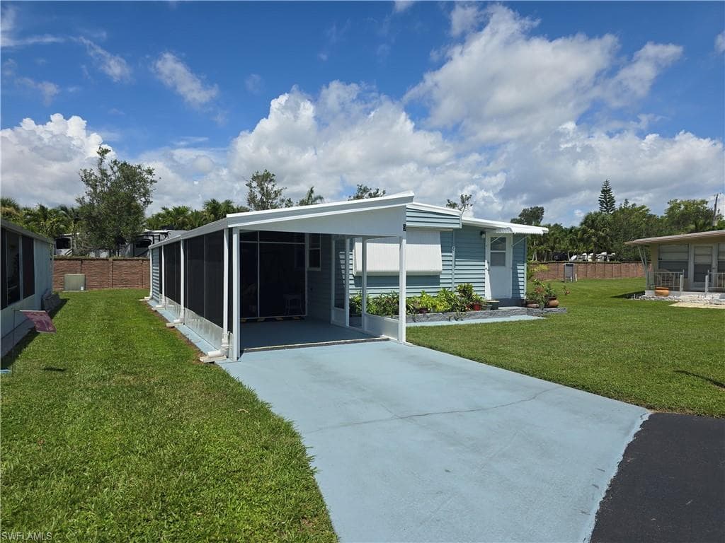 9 Moonstone Cir M9, Naples, FL 34112-29