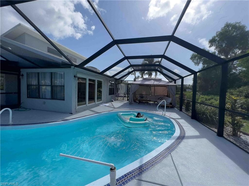 3220 63rd St SW, Naples, FL 34105-17