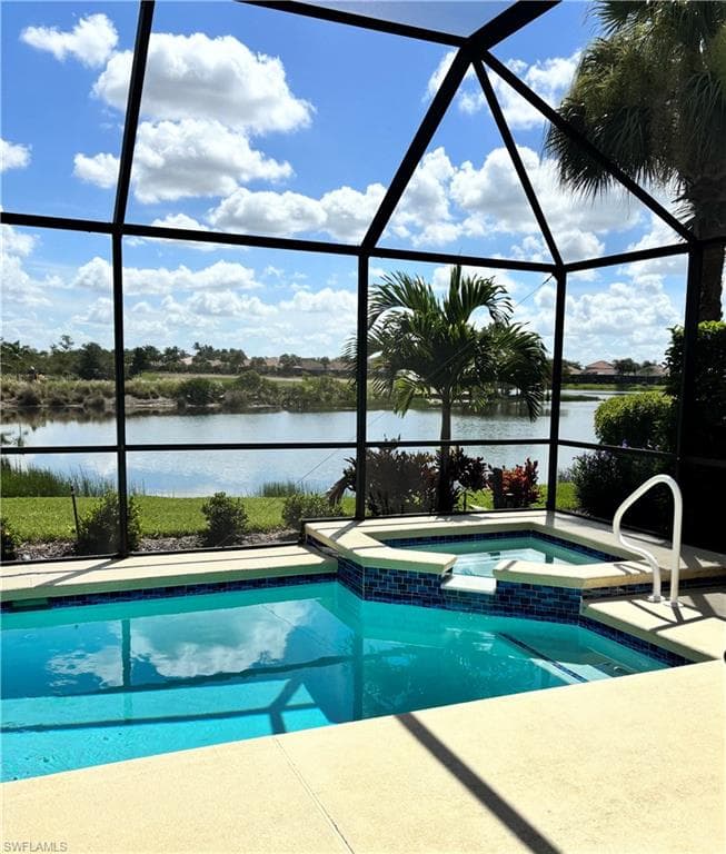 10051 Oakhurst Way, Fort Myers, FL 33913-4