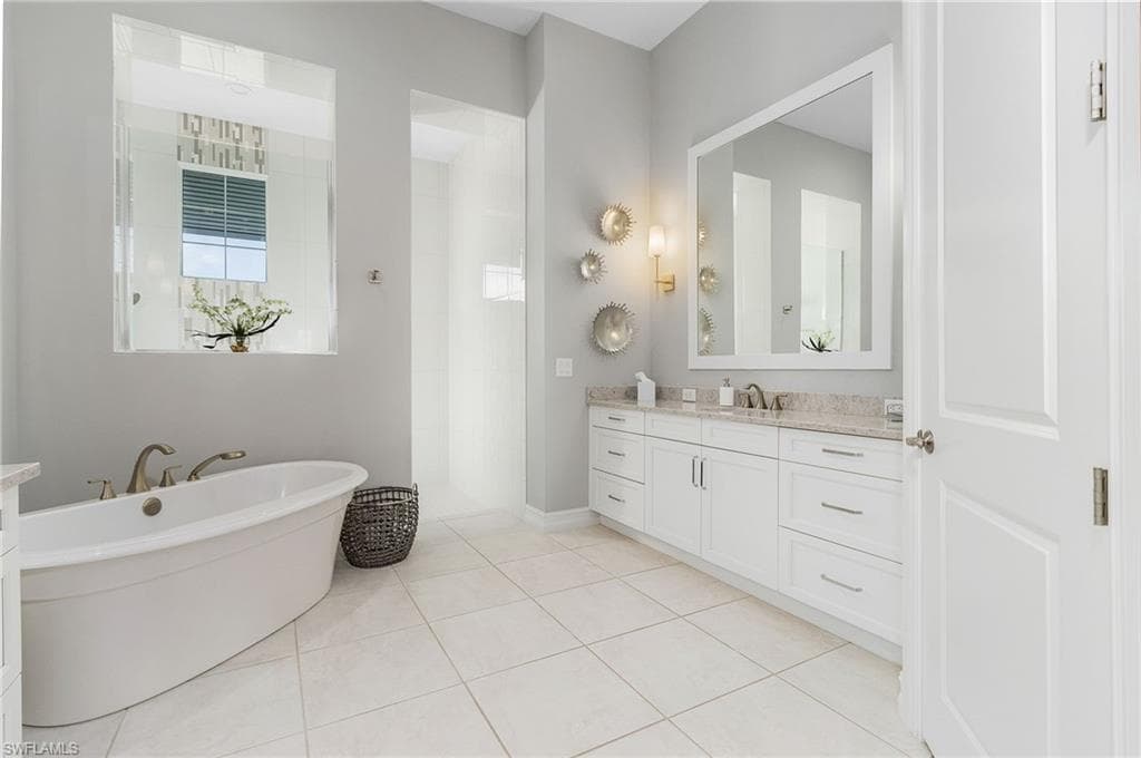 14226 Charthouse Cir, Naples, FL 34114-22