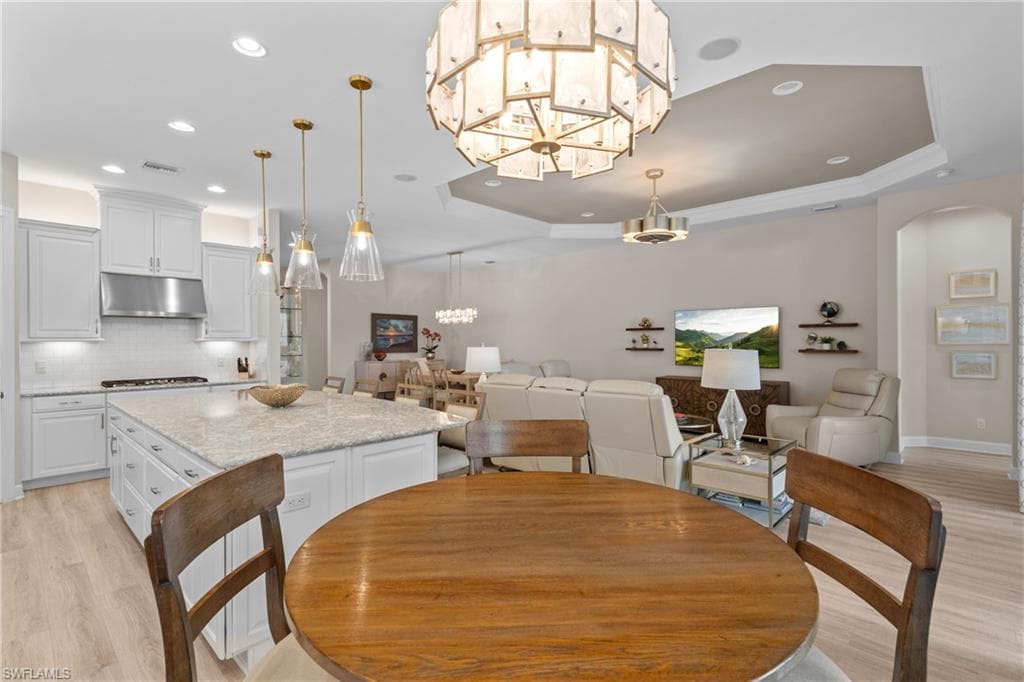 9516 Montelanico Loop, Naples, FL 34119-10