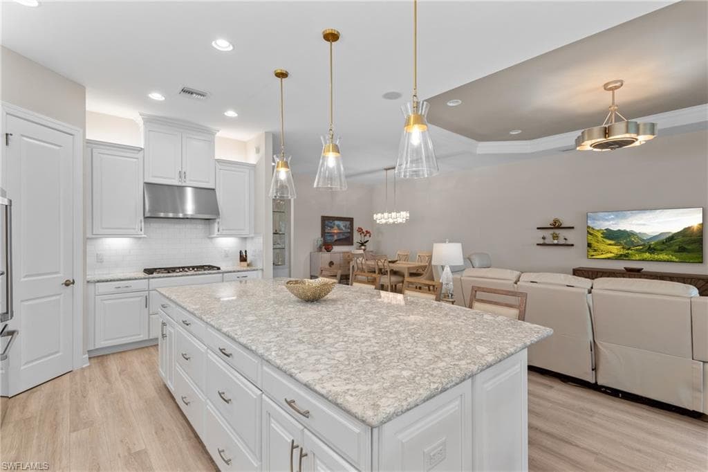 9516 Montelanico Loop, Naples, FL 34119-11