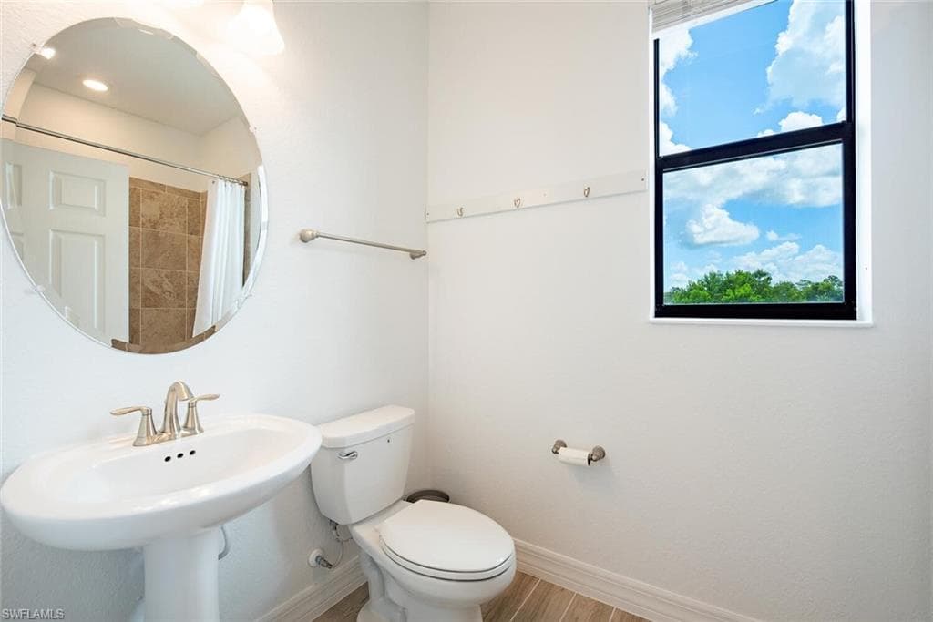 1858 Mustique St, Naples, FL 34120-22