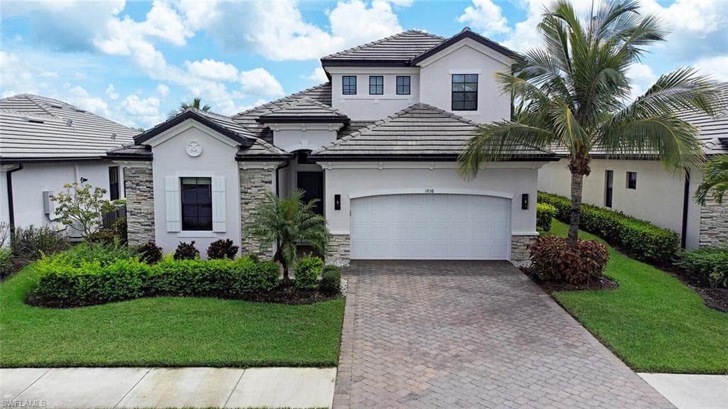 1858 Mustique St, Naples, FL 34120-1