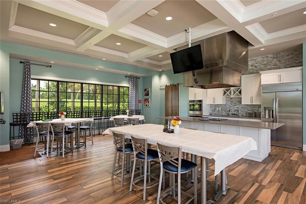1858 Mustique St, Naples, FL 34120-33