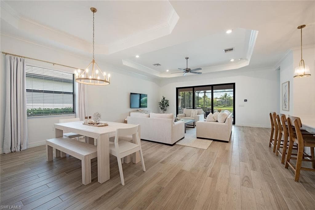 1858 Mustique St, Naples, FL 34120-2