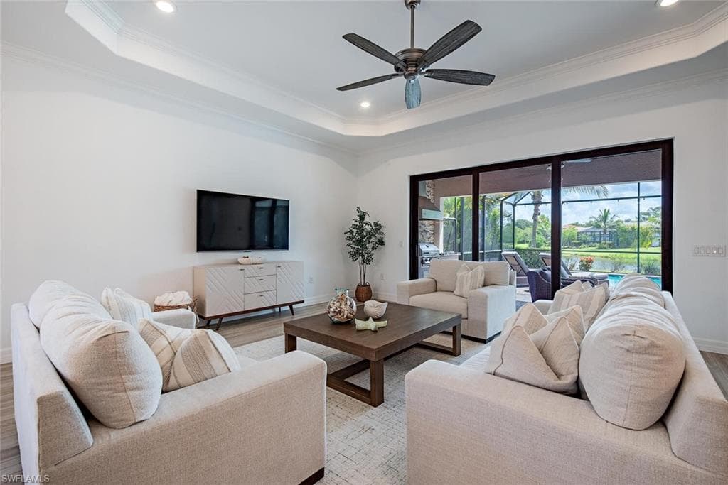 1858 Mustique St, Naples, FL 34120-4
