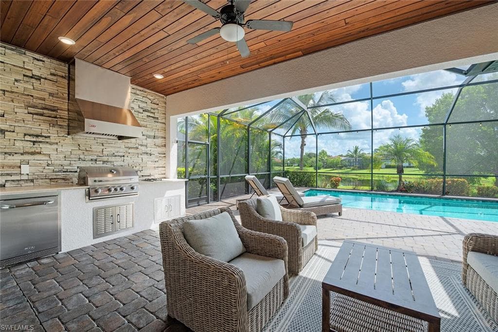1858 Mustique St, Naples, FL 34120-5