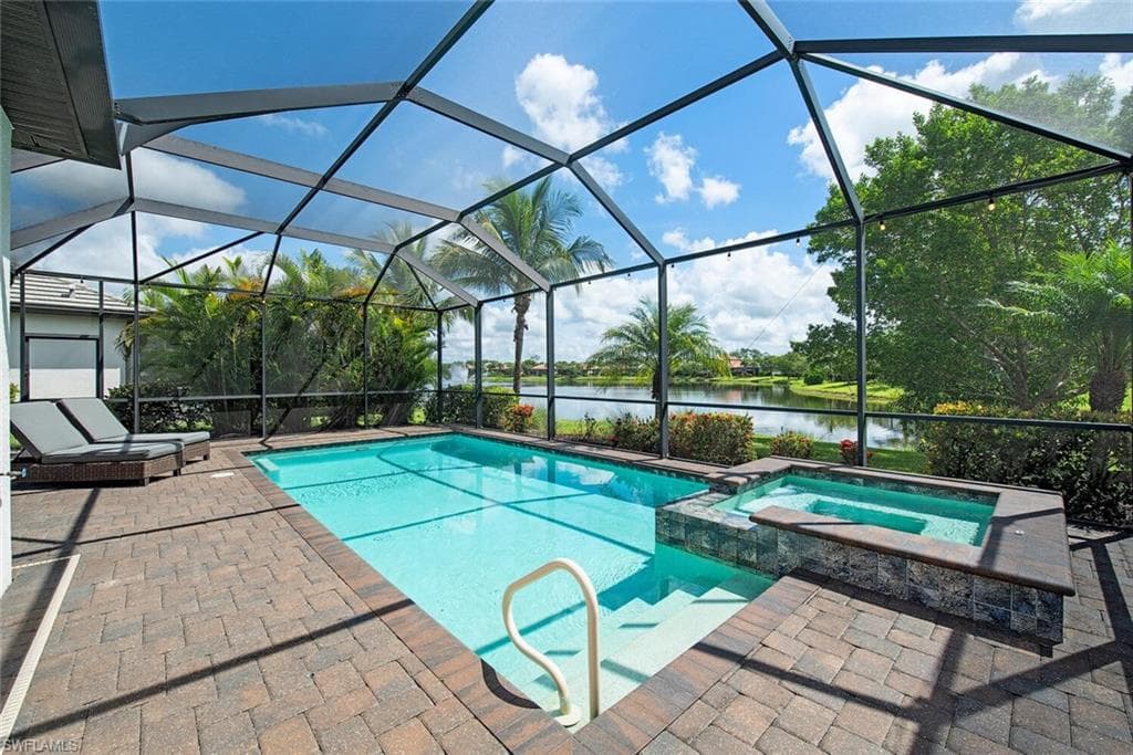 1858 Mustique St, Naples, FL 34120-6