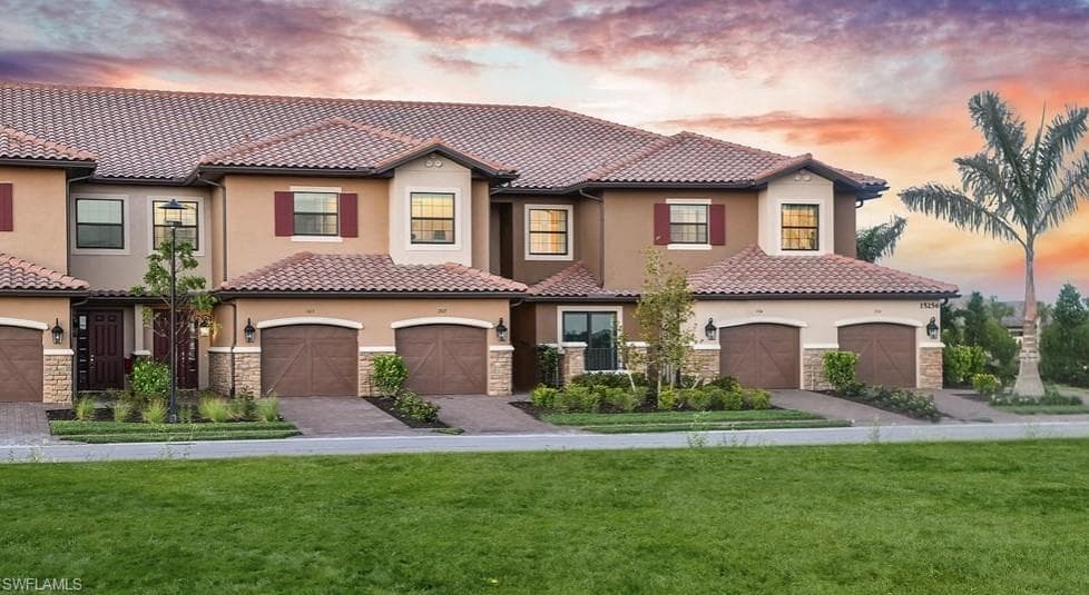 15320 Lucerna St 202, Naples, FL 34114-2