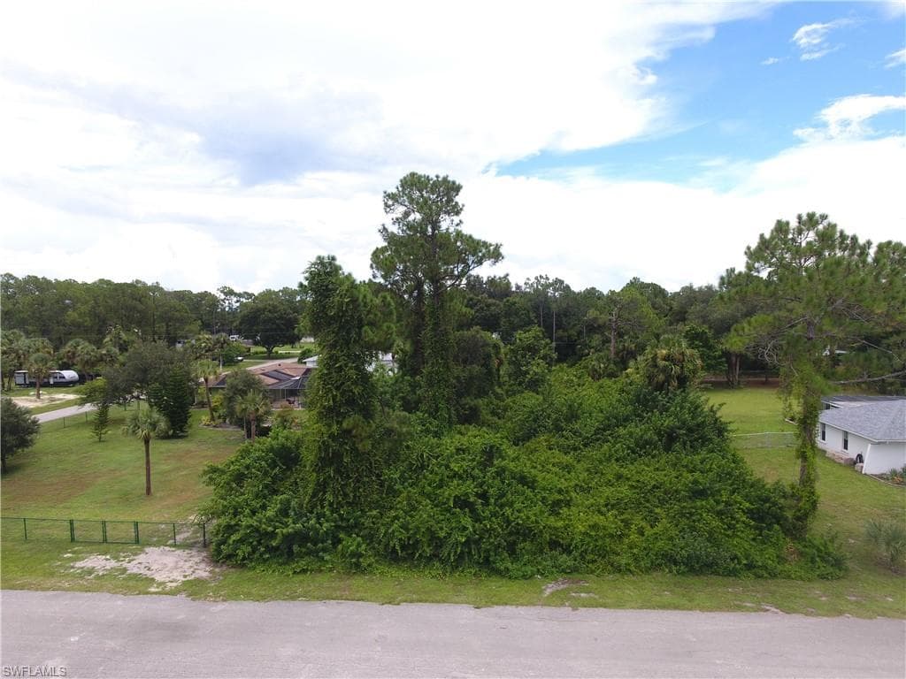 220 Roosevelt Ave, Lehigh Acres, FL 33936-3