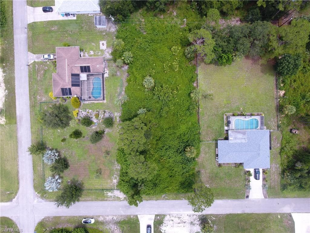 220 Roosevelt Ave, Lehigh Acres, FL 33936-7