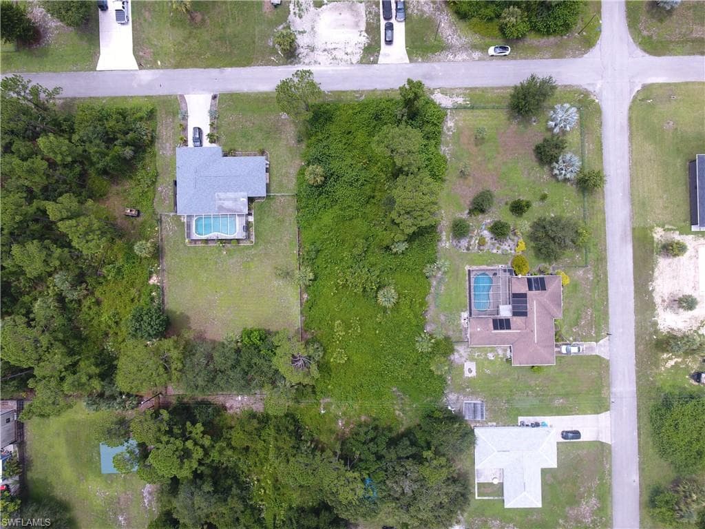 220 Roosevelt Ave, Lehigh Acres, FL 33936-8