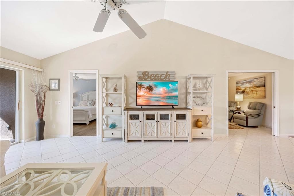 700 Saratoga Cir B204, Naples, FL 34104-12