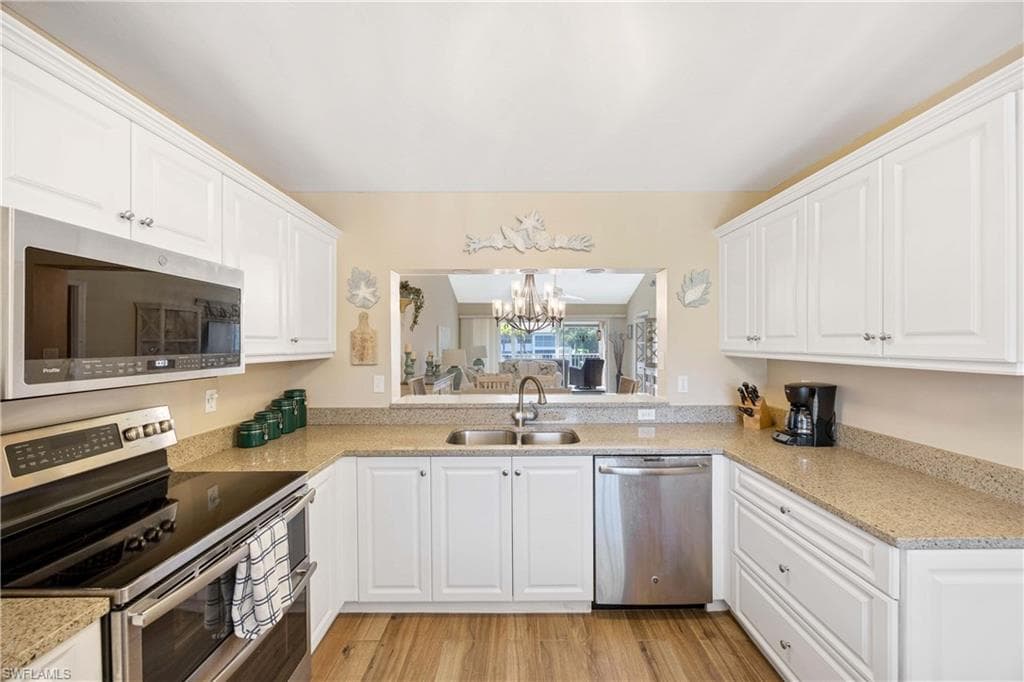700 Saratoga Cir B204, Naples, FL 34104-14