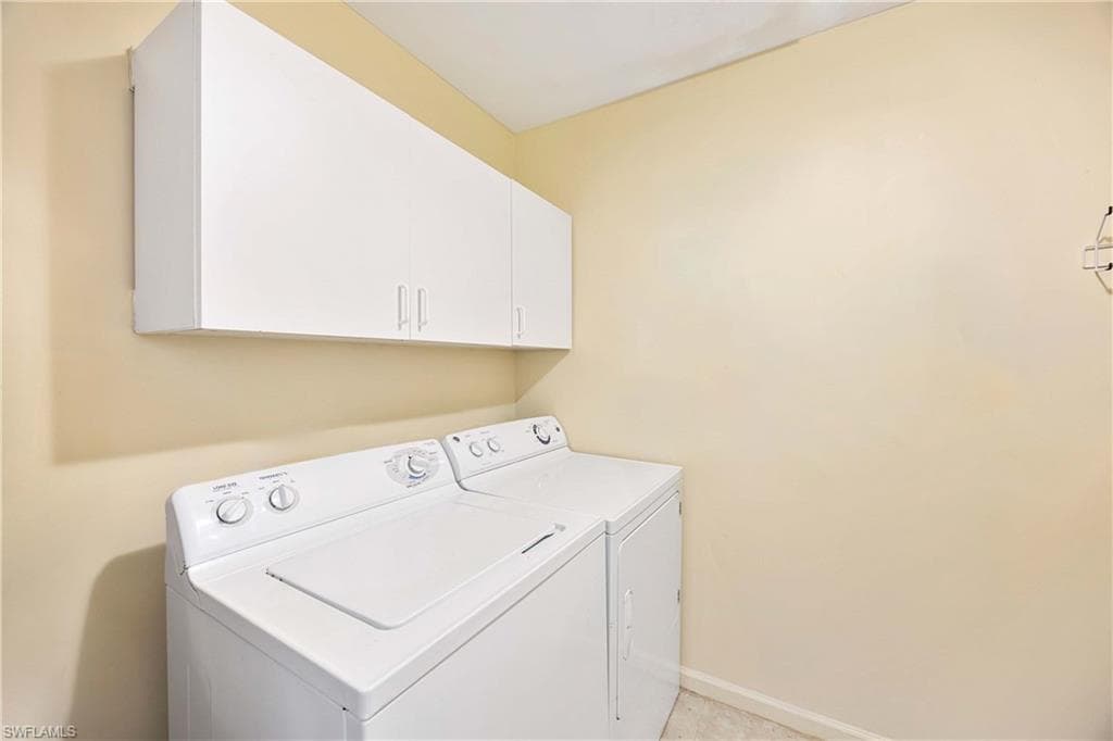 700 Saratoga Cir B204, Naples, FL 34104-22