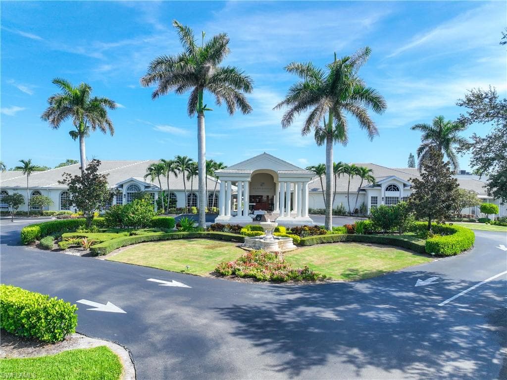 700 Saratoga Cir B204, Naples, FL 34104-43