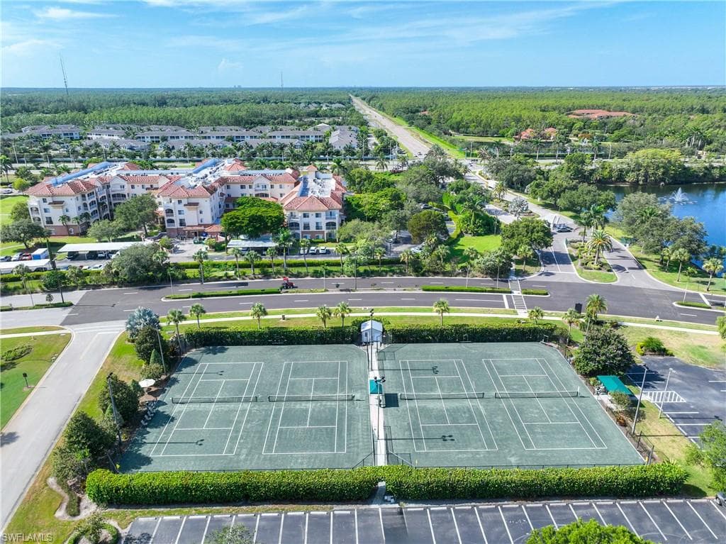 700 Saratoga Cir B204, Naples, FL 34104-45