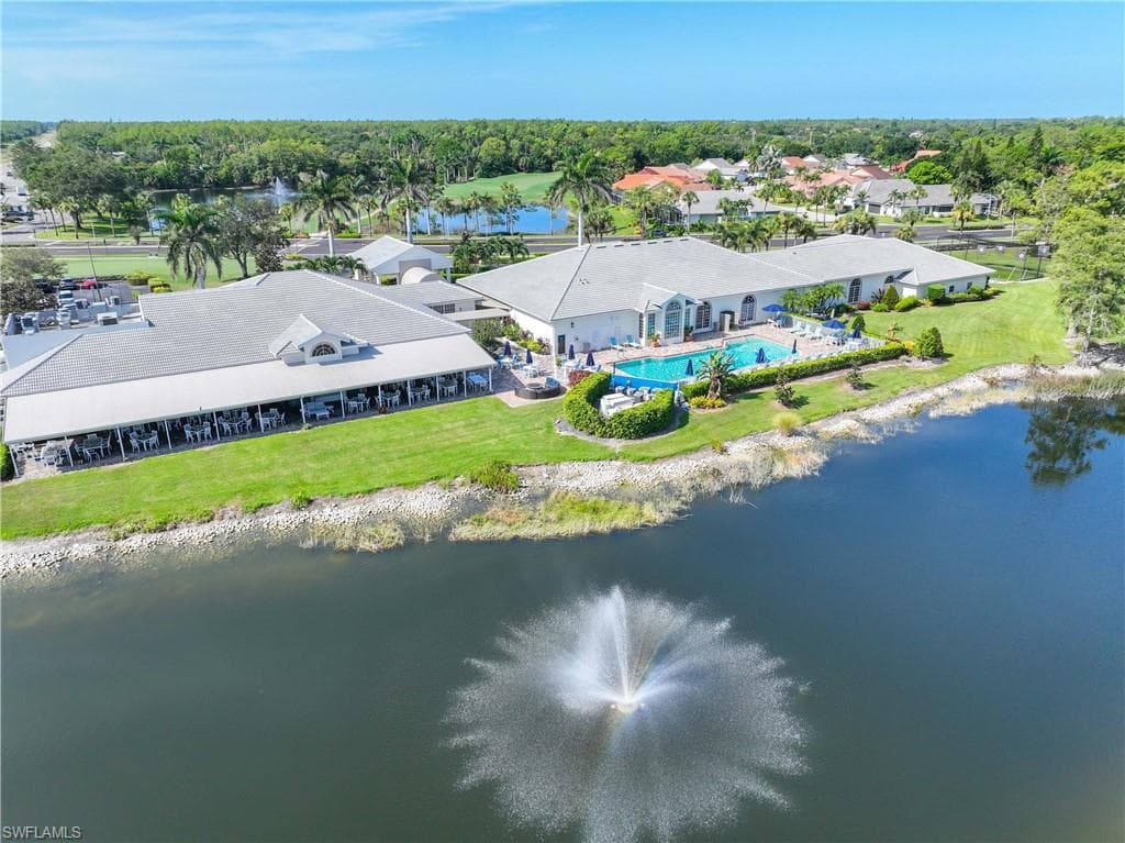 700 Saratoga Cir B204, Naples, FL 34104-46