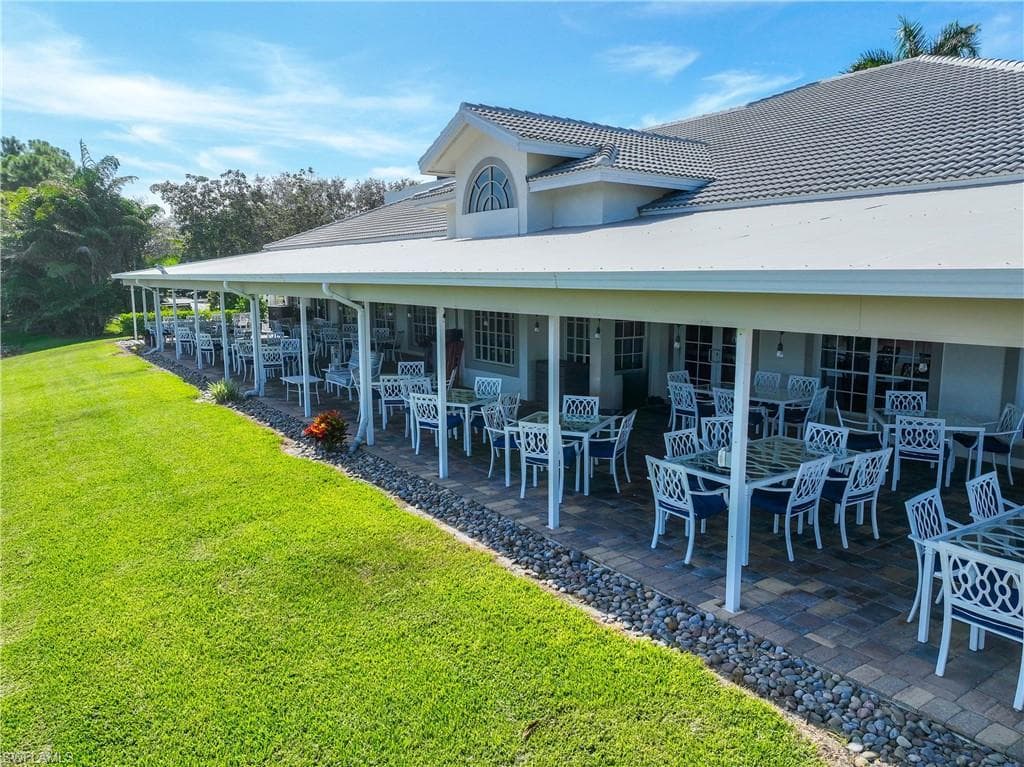 700 Saratoga Cir B204, Naples, FL 34104-48