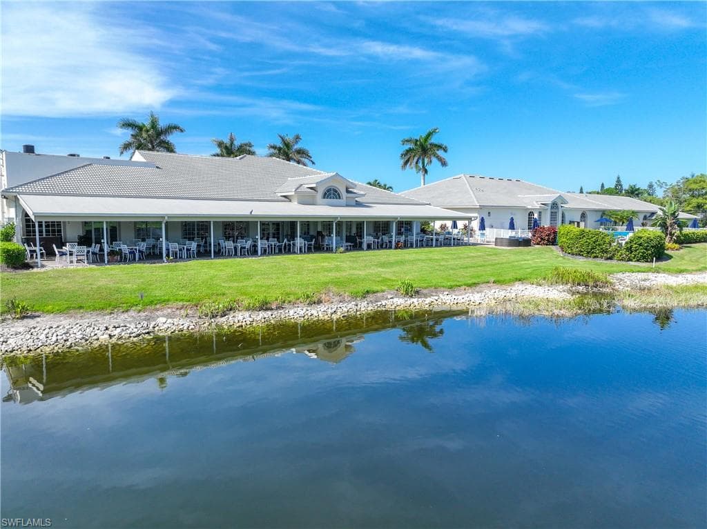 700 Saratoga Cir B204, Naples, FL 34104-49