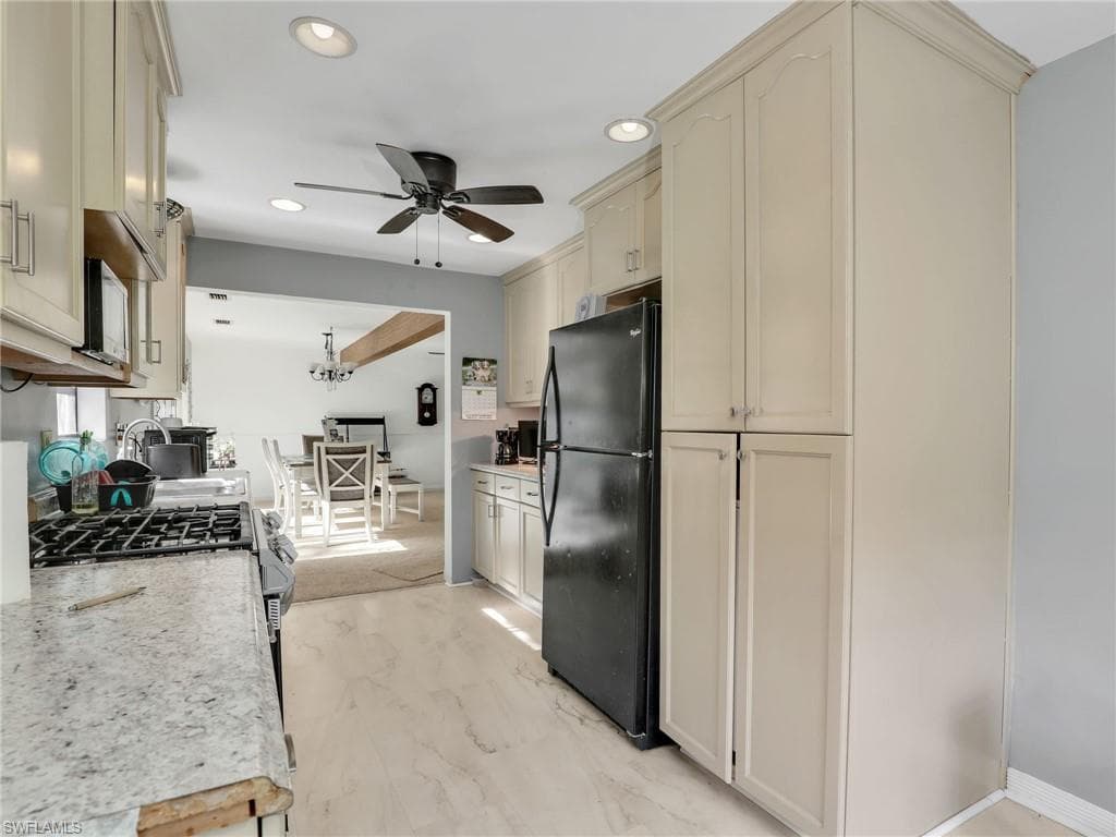210 25th St SW, Naples, FL 34117-14