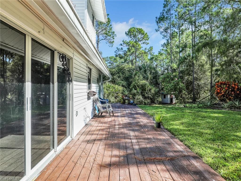 210 25th St SW, Naples, FL 34117-25