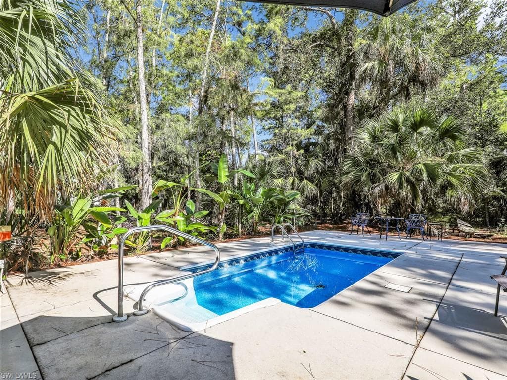 210 25th St SW, Naples, FL 34117-27