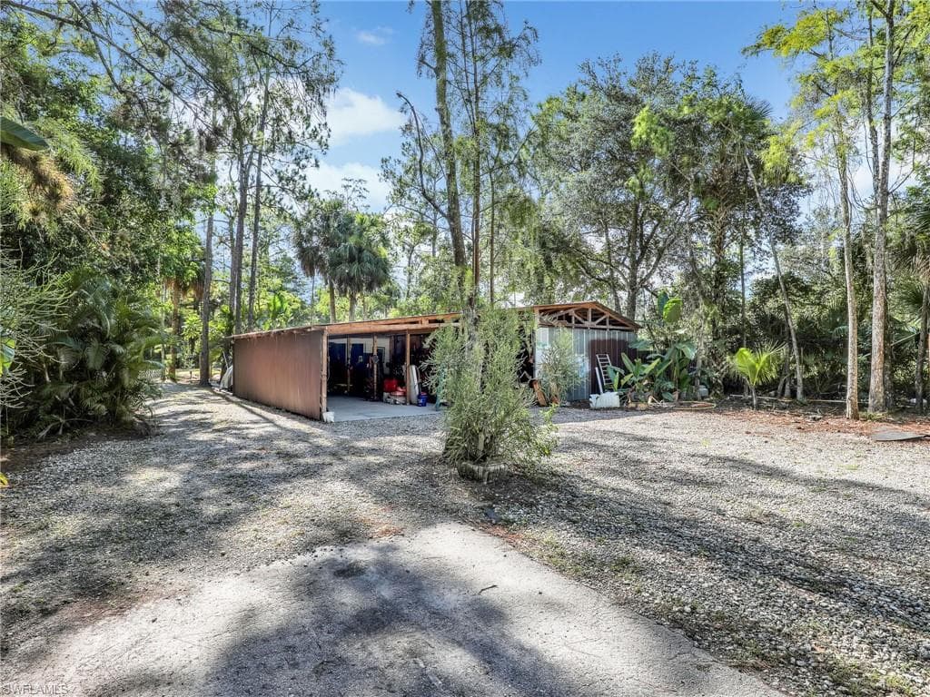 210 25th St SW, Naples, FL 34117-28
