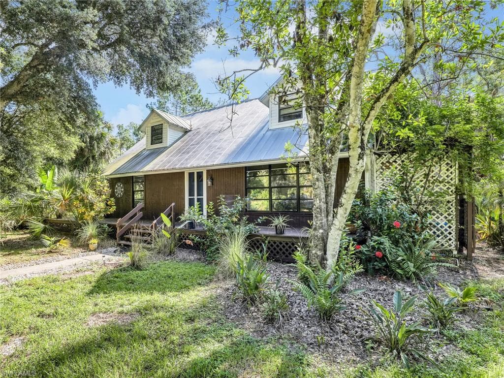210 25th St SW, Naples, FL 34117-2