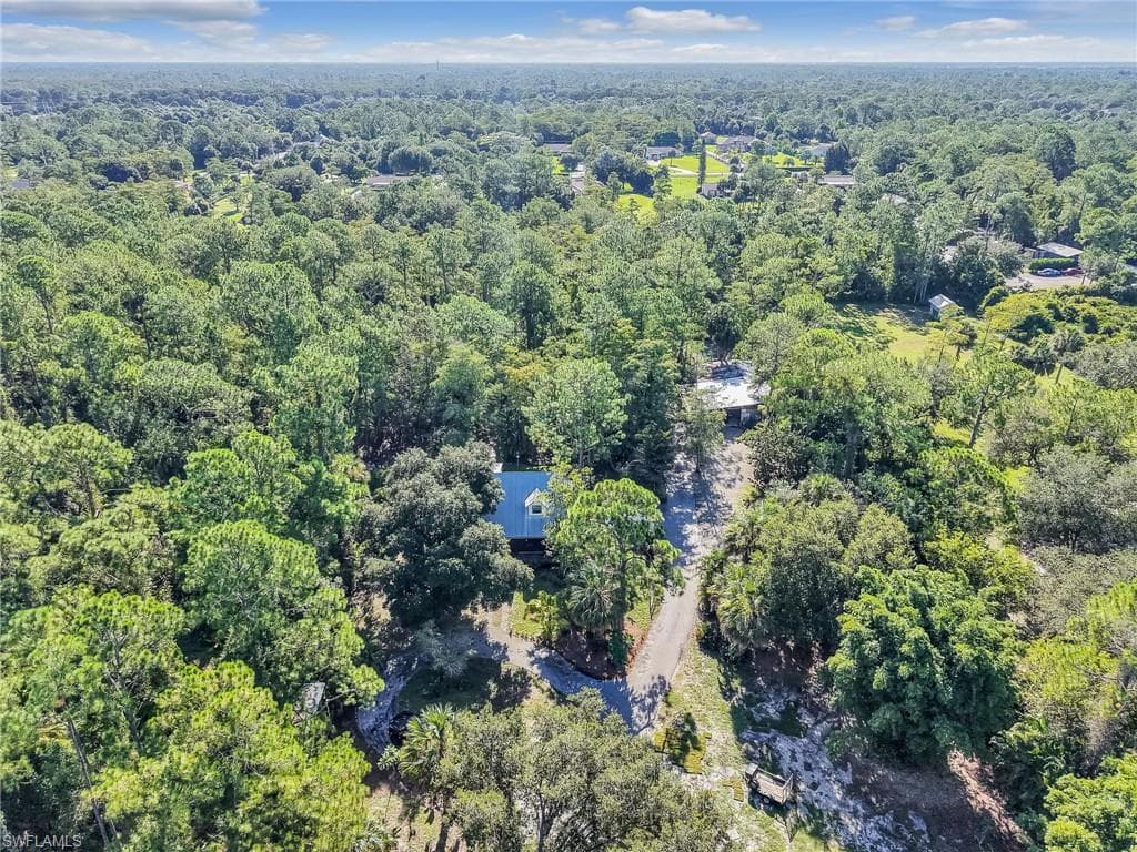 210 25th St SW, Naples, FL 34117-5