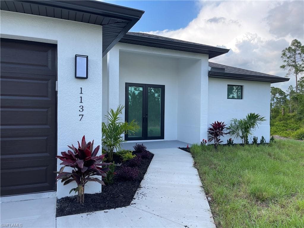 1137 Damen St E, Lehigh Acres, FL 33974-1
