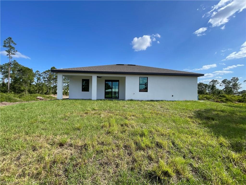 1137 Damen St E, Lehigh Acres, FL 33974-4