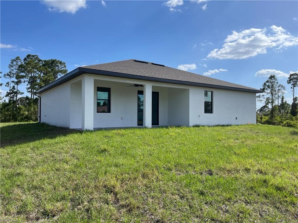 1137 Damen St E, Lehigh Acres, FL 33974-5