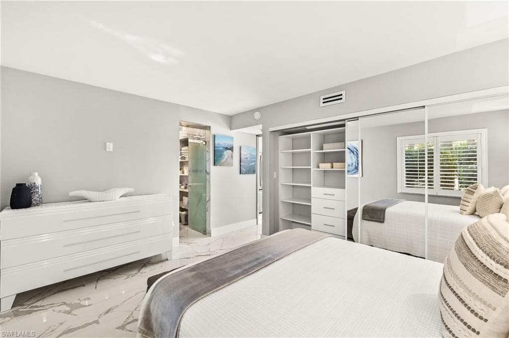 980 7th Ave S 109, Naples, FL 34102-11