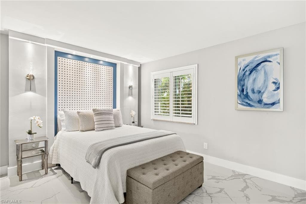 980 7th Ave S 109, Naples, FL 34102-12