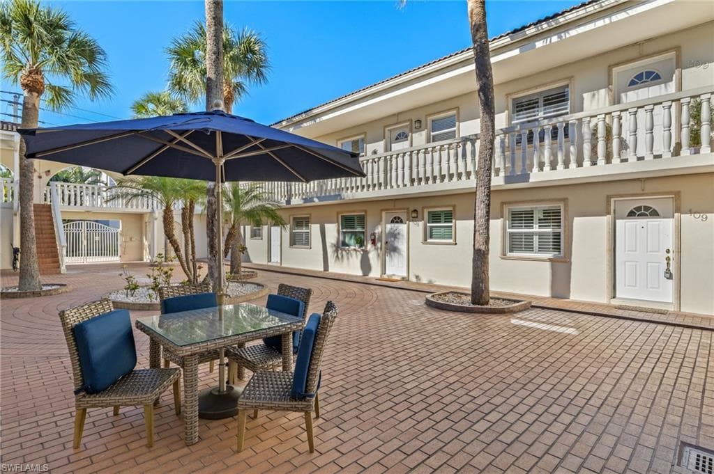 980 7th Ave S 109, Naples, FL 34102-14