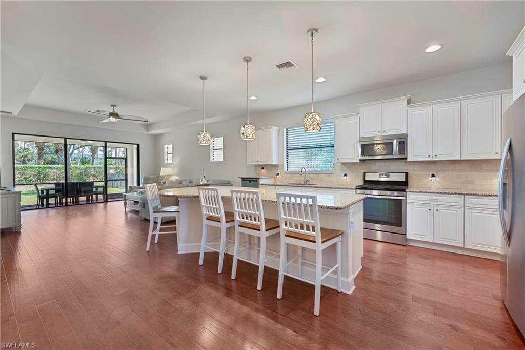 16319 Camden Lakes Cir, Naples, FL 34110-9