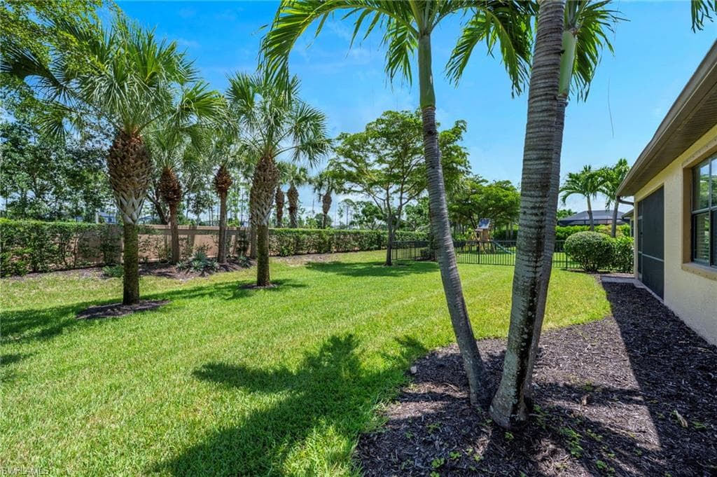 16319 Camden Lakes Cir, Naples, FL 34110-20