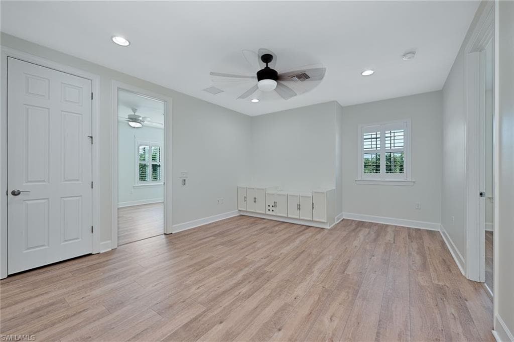 16173 Camden Lakes Cir, Naples, FL 34110-8